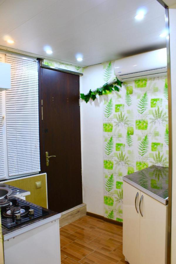 Tiny Old Tbilisi Apartment Exterior photo