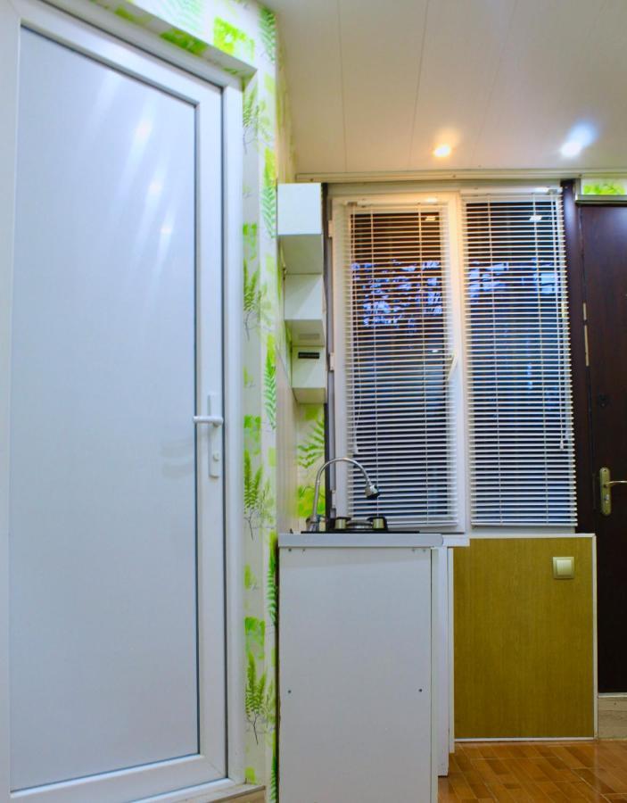 Tiny Old Tbilisi Apartment Exterior photo